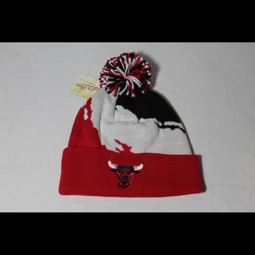 Brand New Bulls Mitchell and Ness Winter Hat